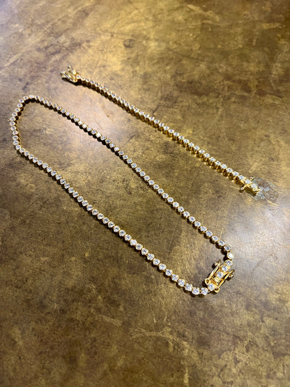 Tennisarmbånd Bezel - eksklusivt design med Moissanite ædelsten