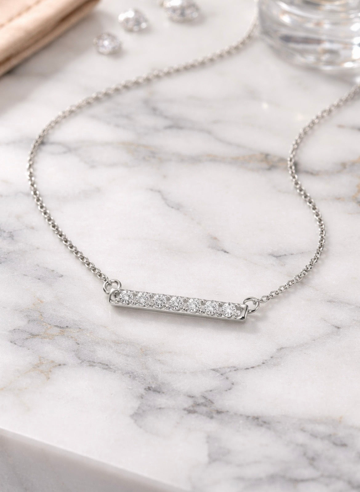 Sterlingsølv halskæde med diamantbar