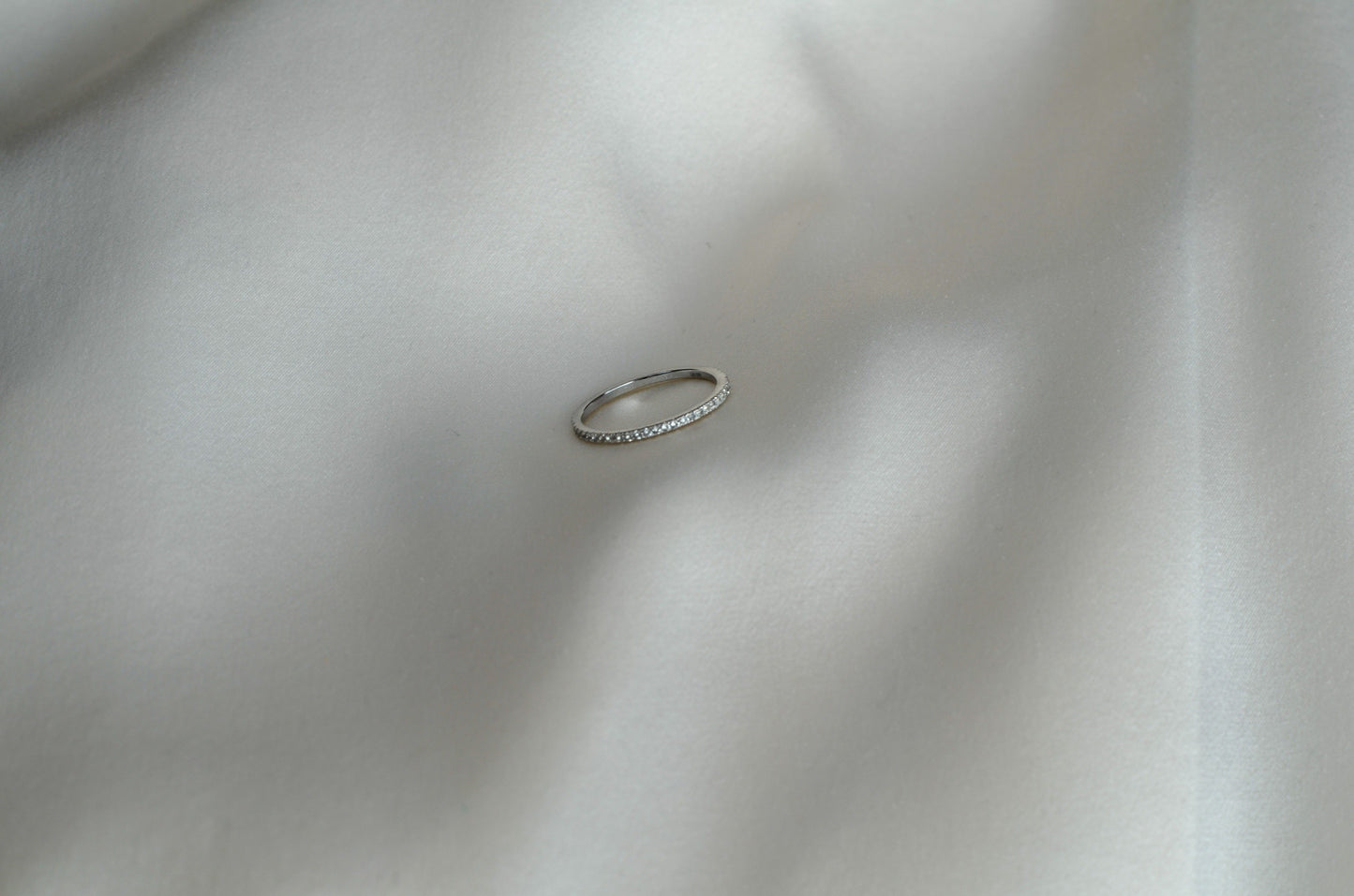 Petit Eternity ring