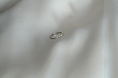Petit Eternity ring