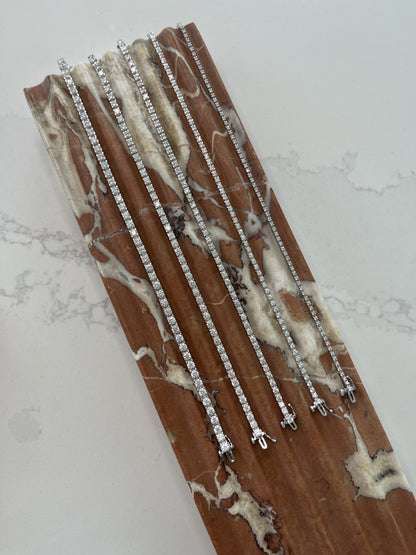 Tennisarmbånd i 14 karat guld med 1–5ct diamanter